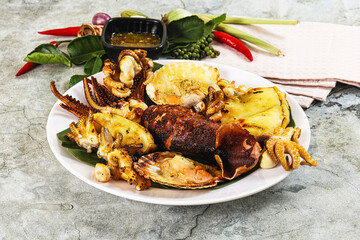 Asian grilled seafood mix plate