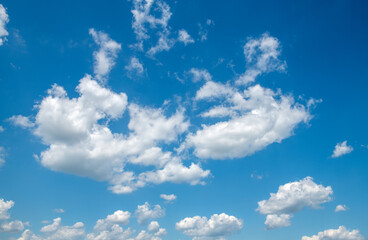 Obraz premium Blue sky with white clouds.