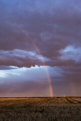 Regenbogen und Gewitter
