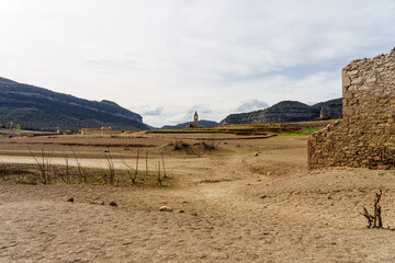 Sequ&iacute;a en el pantano de Sau