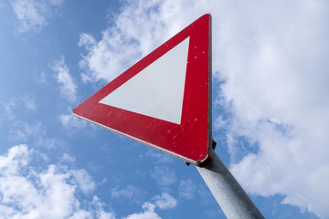 Dutch road sign: give way