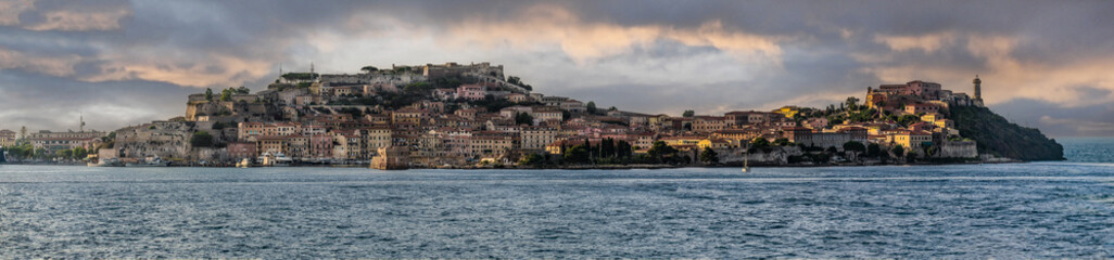 Obraz premium Panorama sur Portoferraio, Île d'Elbe