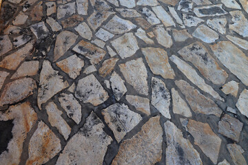 Paving made of natural stones