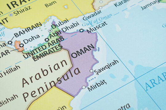 Close up to a Oman political map with country frontiers and most importants cities