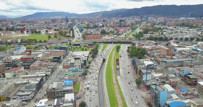 Vista a&eacute;rea sobre la carrera 30, avenida suba y calle 80 de Bogot&aacute; Colombia
