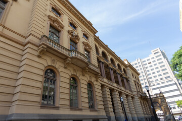 Lateral esquerda do Teatro Municipal de São Paulo - SÃO PAULO, SP, BRAZIL - MARCH 17, 2024: Majestic left facade of the Municipal Theater, the main opera house in Brazil.