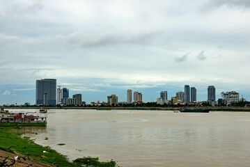 Phnom Penh: Between Tradition and Modernity