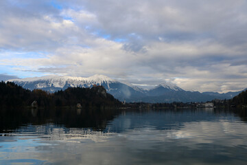 Fototapeta premium lake in the mountains
