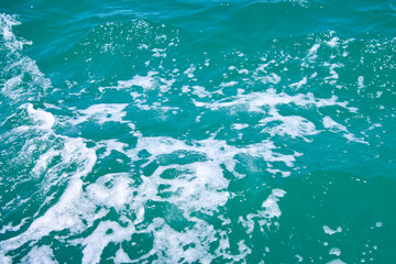 Close up von einer Wasseroberfläche im Meer