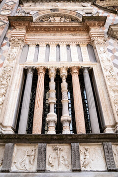 Colonnes de la Cappella Colleoni de Bergame
