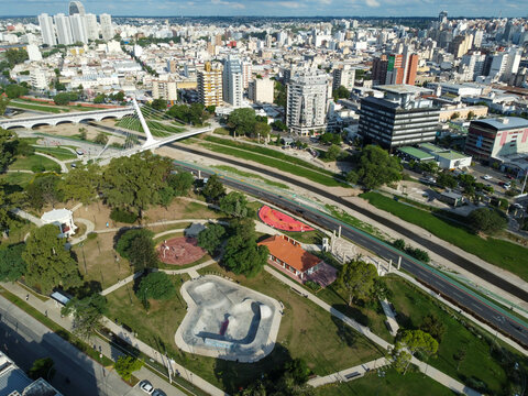 C&oacute;rdoba's Parque Las Heras Elisa Captured from Above