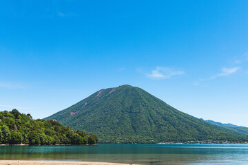 Obraz premium 中禅寺湖から眺める男体山