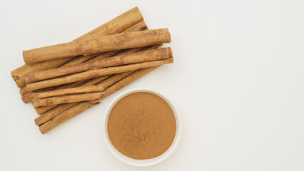 シナモン｜シナモンスティックとシナモンパウダー