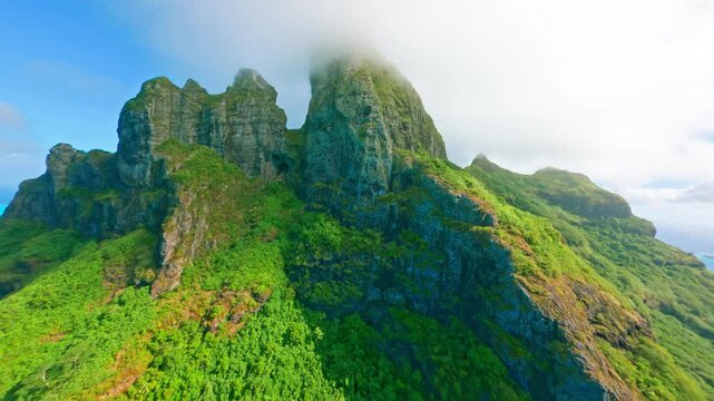 Vol en Drone FPV sur la Montagne de Bora Bora