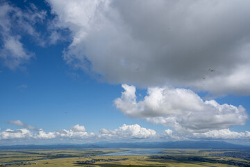大きな秋雲が迫る男鹿半島(寒風山)
