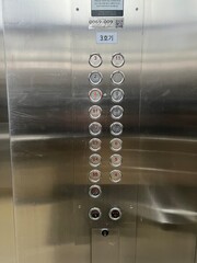 韓国のエレベーター © akebi