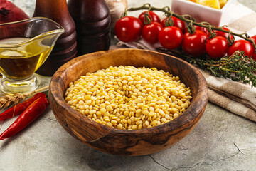 Dry raw wheat pasta - ptitim