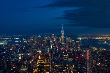 Obraz premium Aerial view of downtown Manhattan at dusk, New York City.