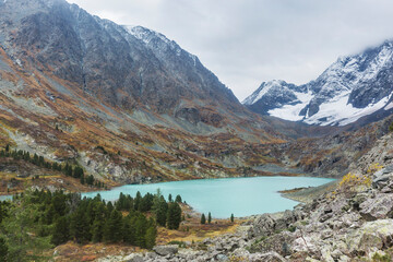 Obraz premium lake Kuiguk. Altai Mountains autumn landscape. Russia.