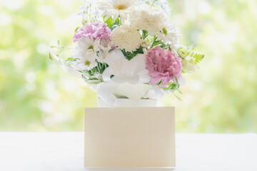 メッセージカードと花束 プレゼントお祝い