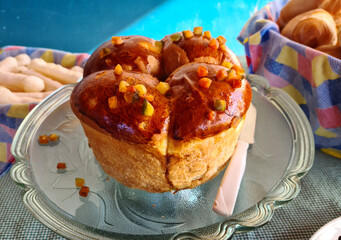 Brioche with candied fruits