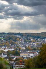 Schwelm, Komplette Stadt, Aufnahme Höhenweg inklusiver Wolken und Horizont