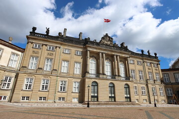 Obraz premium Amalienborg Royal Palace, Palace Square, Copenhagen, Denmark