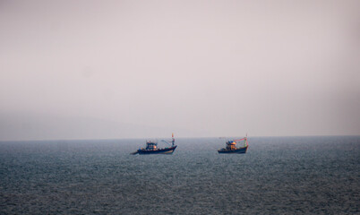 Naklejka premium Natural texture: top view of beach sand, clear, clean and smooth. Minimalist background for summer concepts, travel, vacations and outdoor enjoyment.