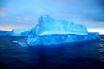 Dramatic iceberg in Antarctic Ocean