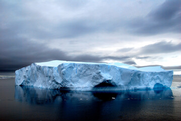 Fototapeta premium Dramatic iceberg in Antarctic Ocean