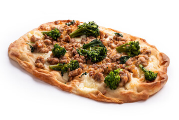 Pinsa romana bianca condita con salsiccia di maiale e broccoli, cibo italiano, gastronomia europea 