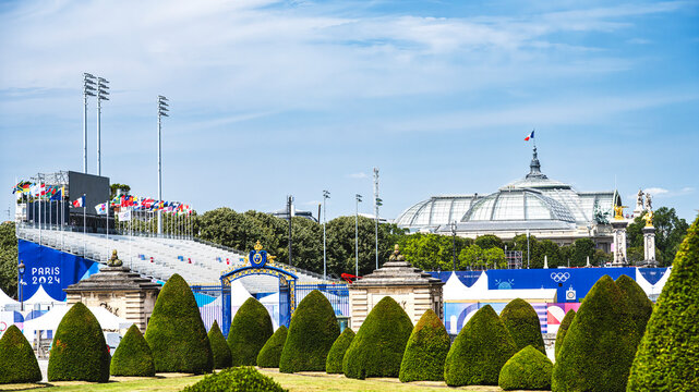 Paris 2024 : tribunes et stade &eacute;ph&eacute;m&egrave;re des Invalides qui accueillera le tir &agrave; l'arc pour les jeux olympiques et paralympiques d'&eacute;t&eacute; &agrave; Paris. France