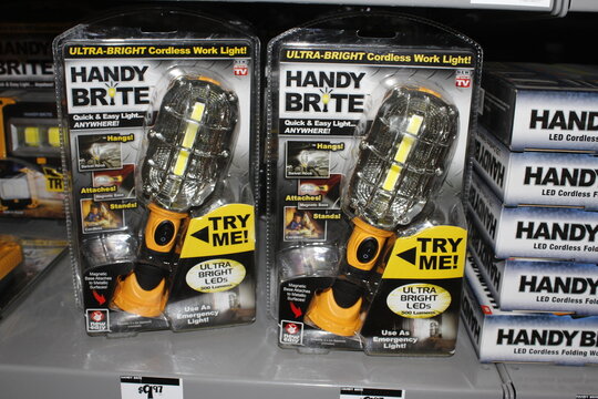 HANDY BRITE Cordless work light closeup shelf