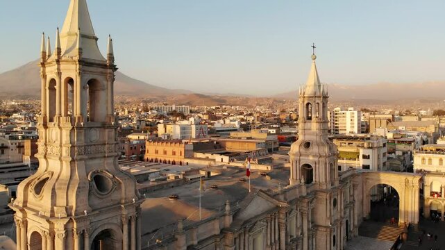 Vista a&eacute;rea de la catedral de Arequipa