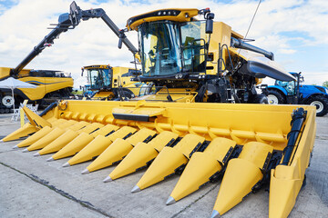 Reaper corn head machine for agricultural harvester