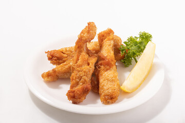鶏肉の鶏皮包み揚げ