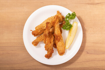 鶏肉の鶏皮包み揚げ