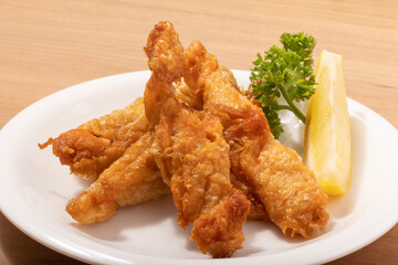 鶏肉の鶏皮包み揚げ
