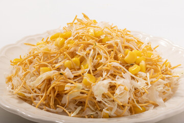 キャベツとコーンのパリパリ麺サラダ