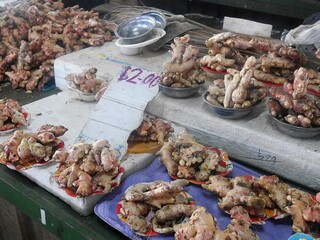 フィジーのナンディマーケットのショウガ