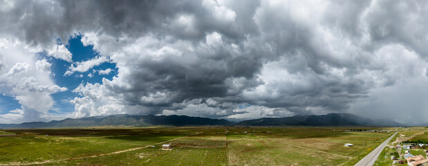Panoramica desde el drone lluvias en la sierra