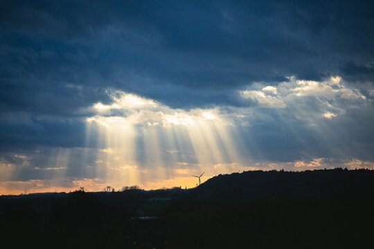Tyndall effect on sunset time