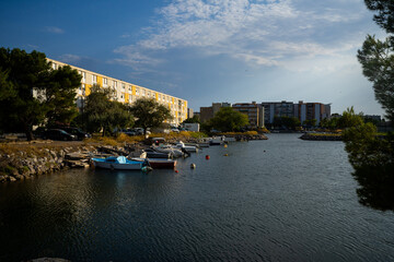 Fototapeta premium port urban building sunlight summer boat motorboat