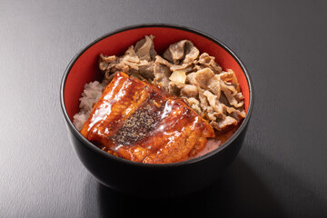 うな牛（鰻蒲焼きと牛丼）