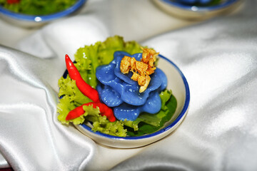 Khanom Chor Muang, a delicious traditional Thai dessert.