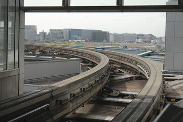 東京のモノレールのレール