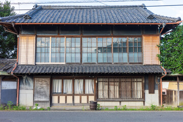 日本の香川県三豊市の古くてとても美しい建物