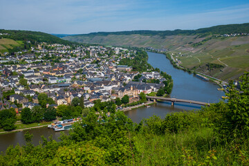 Fototapeta premium View of the Moselle near Bernkastel-Kues in Germany.
