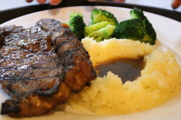 FOOD PHOTOGRAPHY ON TABLE SERVE