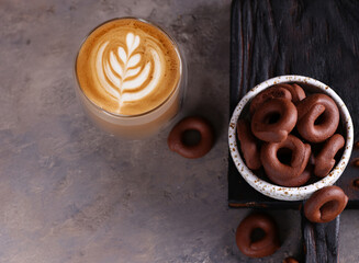 traditional Italian cookies for treats and desserts